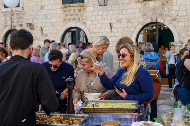 Dubrovnik: Tradicionalna Dubrovačka trpeza na Stradunu