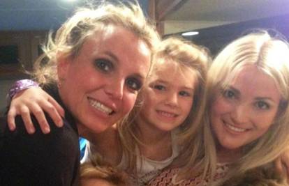 Brzo se oporavlja: Britneyna nećakinja se probudila iz kome