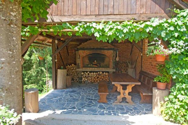 Drvena kuća u Gorskom kotaru izgleda kao iz bajke, ali vrijedi li više od pola milijuna eura?