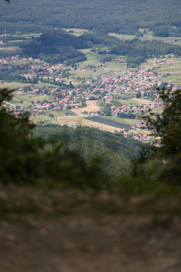 Zagreb: Panoramski pogled na Hrvatsko zagorje sa Sljemena