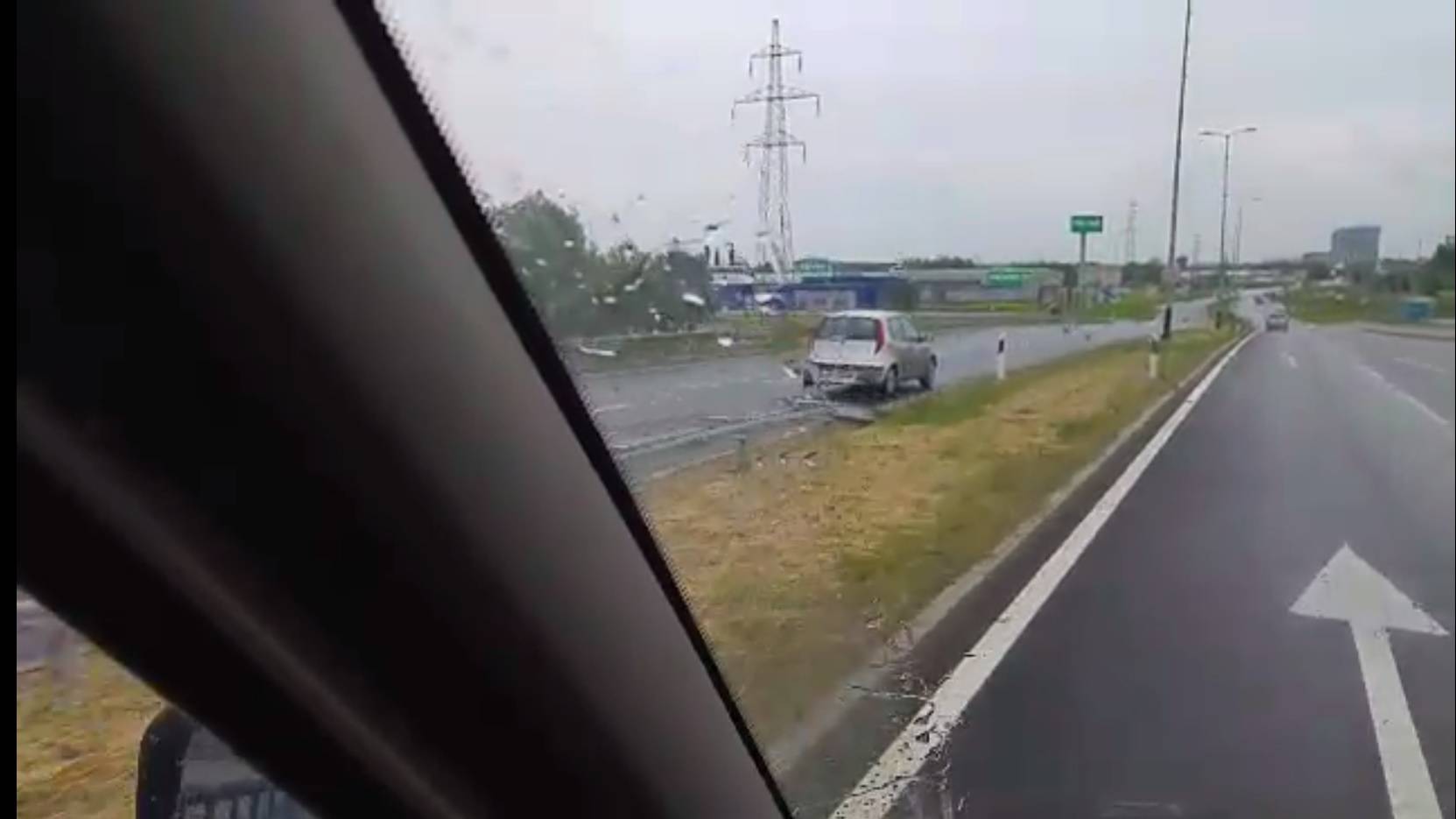 Trubili, blicali, ali ništa: Vozio auto u krivom smjeru u Osijeku