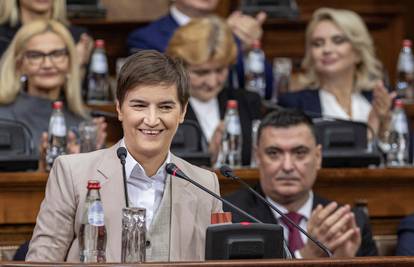 VIDEO Lapsusu Brnabić smijala se Skupština, postala hit na Twitteru: 'Kola... Kolaboiralo?'