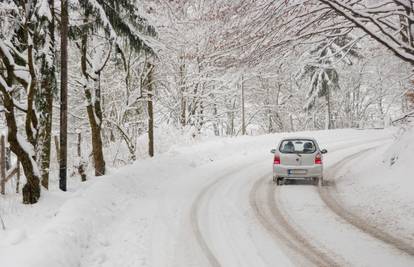Vozači oprez! Kako trebate voziti tijekom zimskih uvjeta?