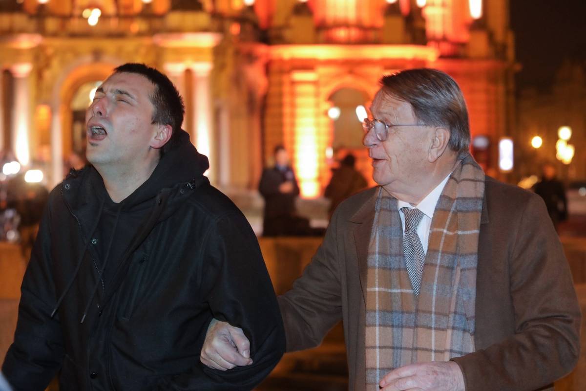 EU političari došli na koncert klasike, dobili urlanje i valjanje