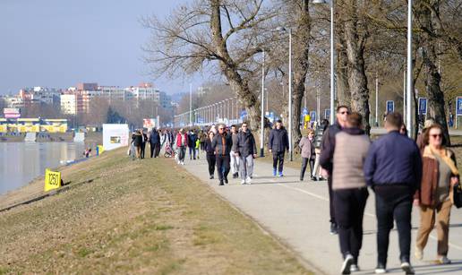 Vrijeme iznadprosječno toplo, u unutrašnjosti i Istri maglovito