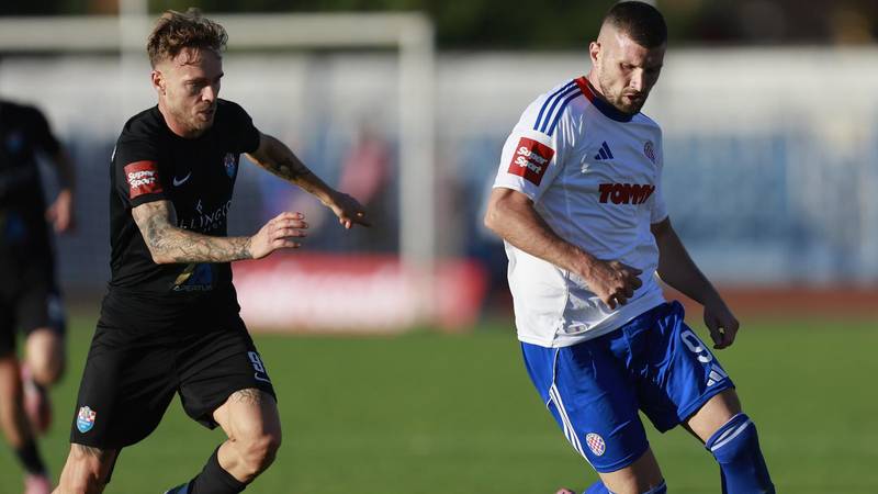 Hajduk po preobratu in treh rdečih kartonih premagal Vukovar, trener Garcia tarča žvižgov