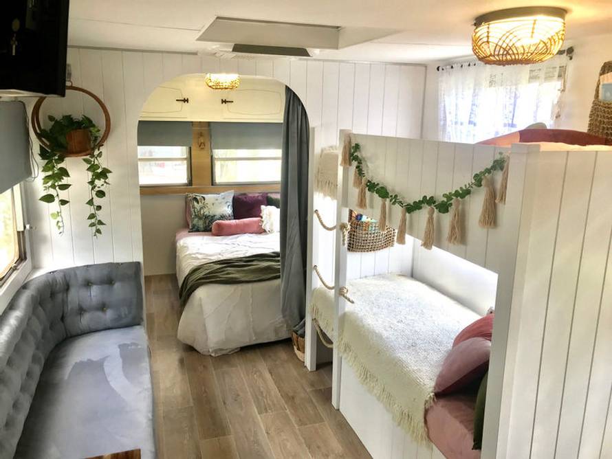 Transformirali karavan u dom iz snova: Sve što vidite, naučili smo napraviti - preko videa