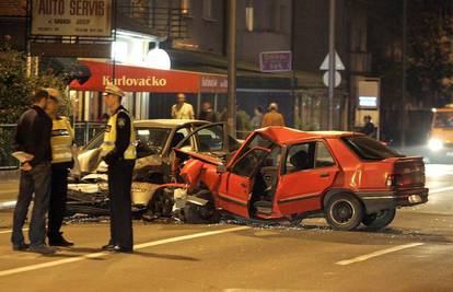 Zagreb: U izravnom sudaru teško ozlijeđen vozač auta