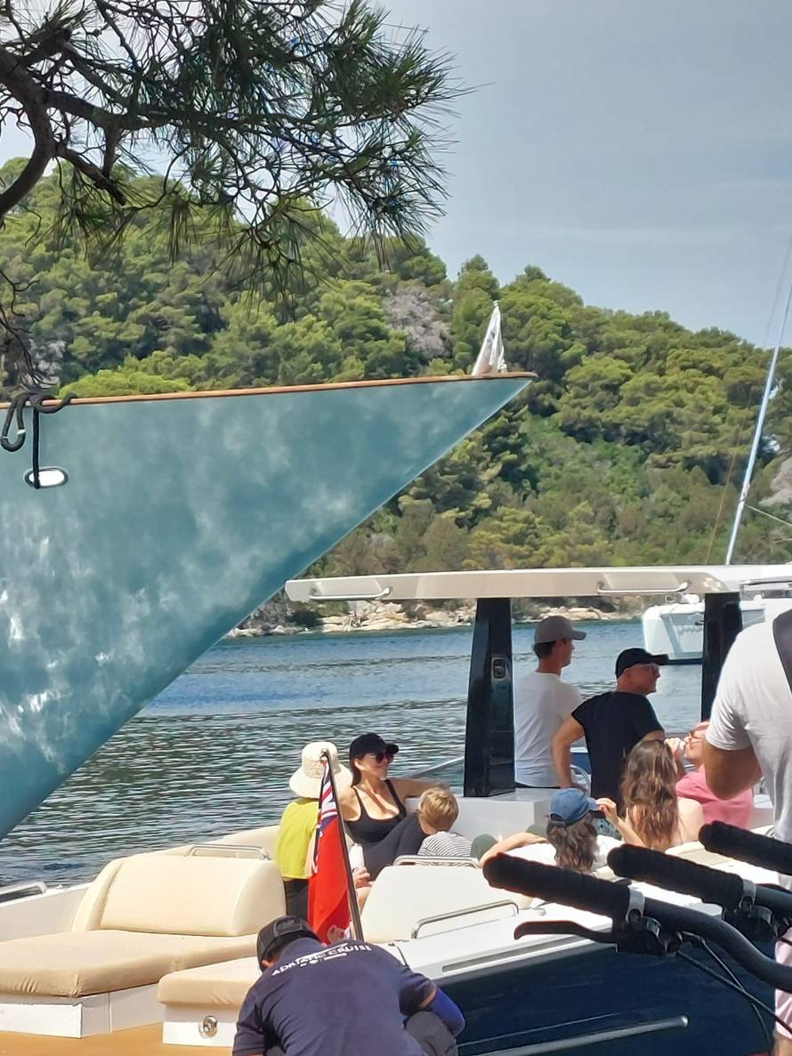 FOTO Jeff Bezos i Lauren nakon vjenčanja ponovno u Hrvatskoj! 'Mahali su, bili su baš opušteni'