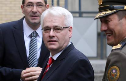 Ivo Josipović  naručio anketu o jačanju predsjedničkih ovlasti?