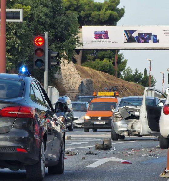 Nesreća u Splitu: Sudarilo se više vozila, troje ljudi u bolnici