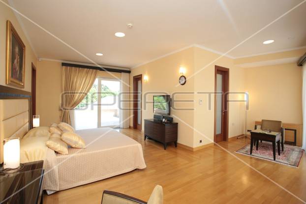 FOTO Ovu vilu od 15 milijuna eura prodaju u Sesvetama! Lift, vrtlari, fontane, mala sirena...