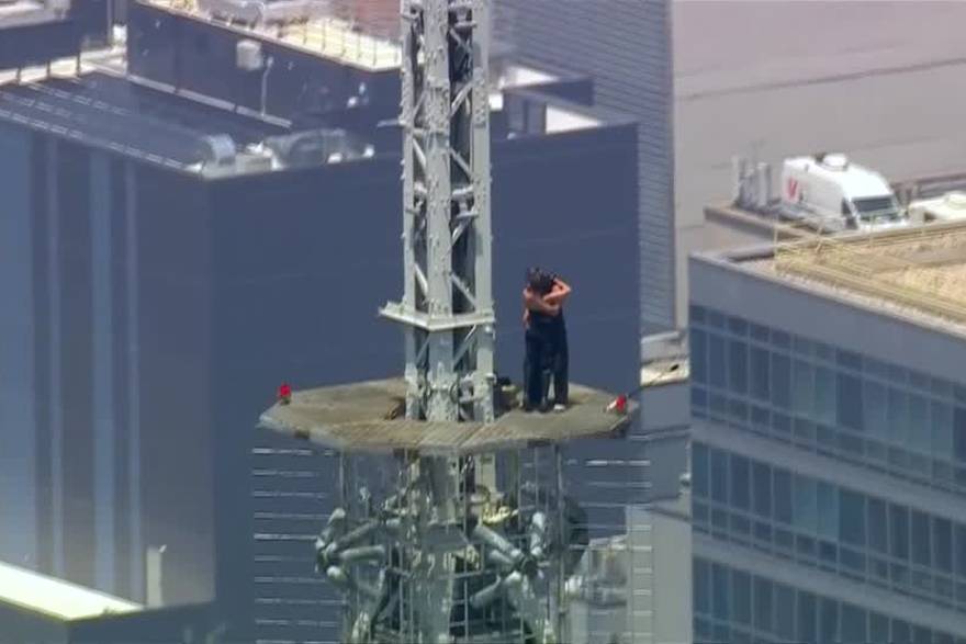 Popeli se na Empire State Building