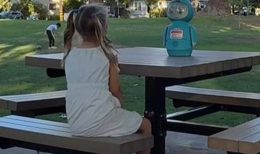 AI roboti koji postaju novi &ccaron;lanovi ku&cacute;anstava: Oprez! Utje&ccaron;u na mentalno zdravlje