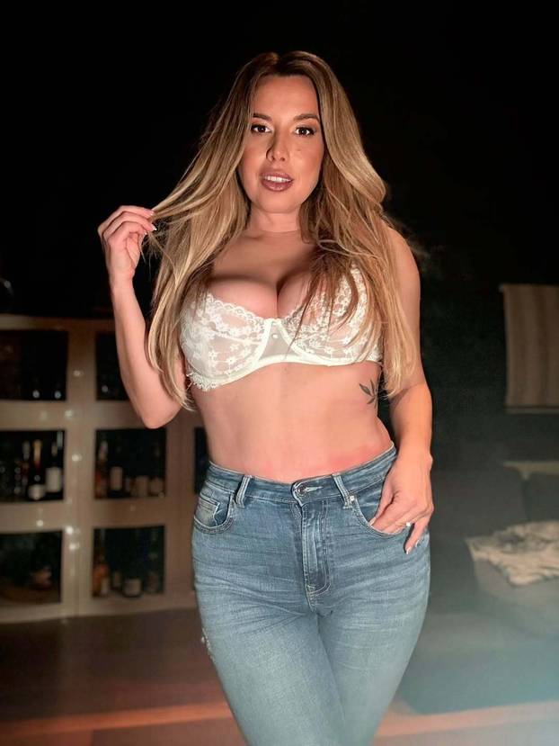 FOTO Nives Celzijus vrućim fotkama u čipkastom grudnjaku raspametila pratitelje