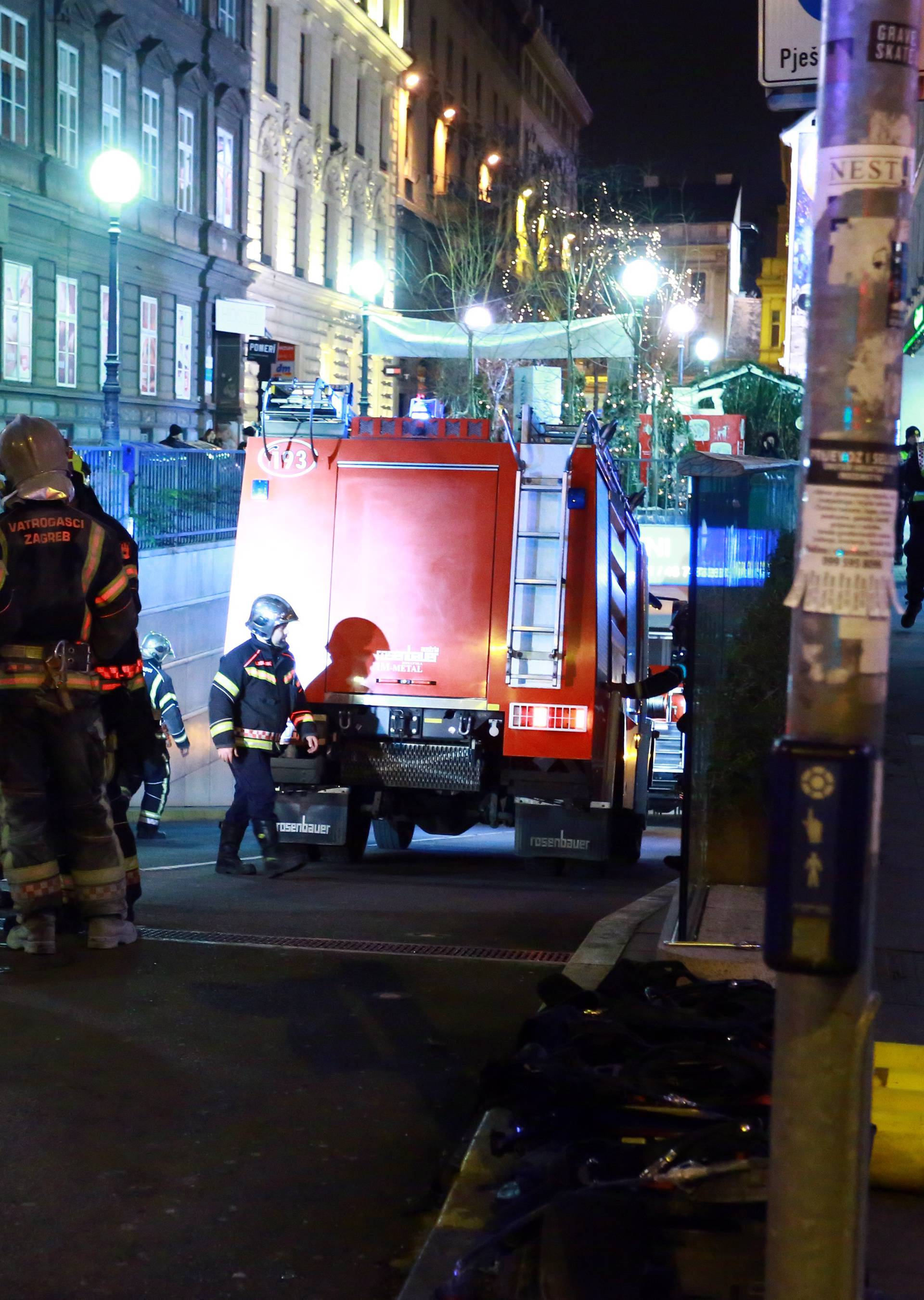 Zagreb: Intervencija vatrogasaca zbog kvara trafostanice u garaÅ¾i centra Cvjetni
