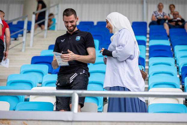 Osijek: Navijači uživali na otvorenom danu tribina novog stadiona