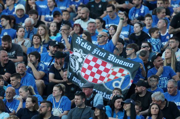 Zagreb: Navijači na utakmici Dinama i Lokomotive