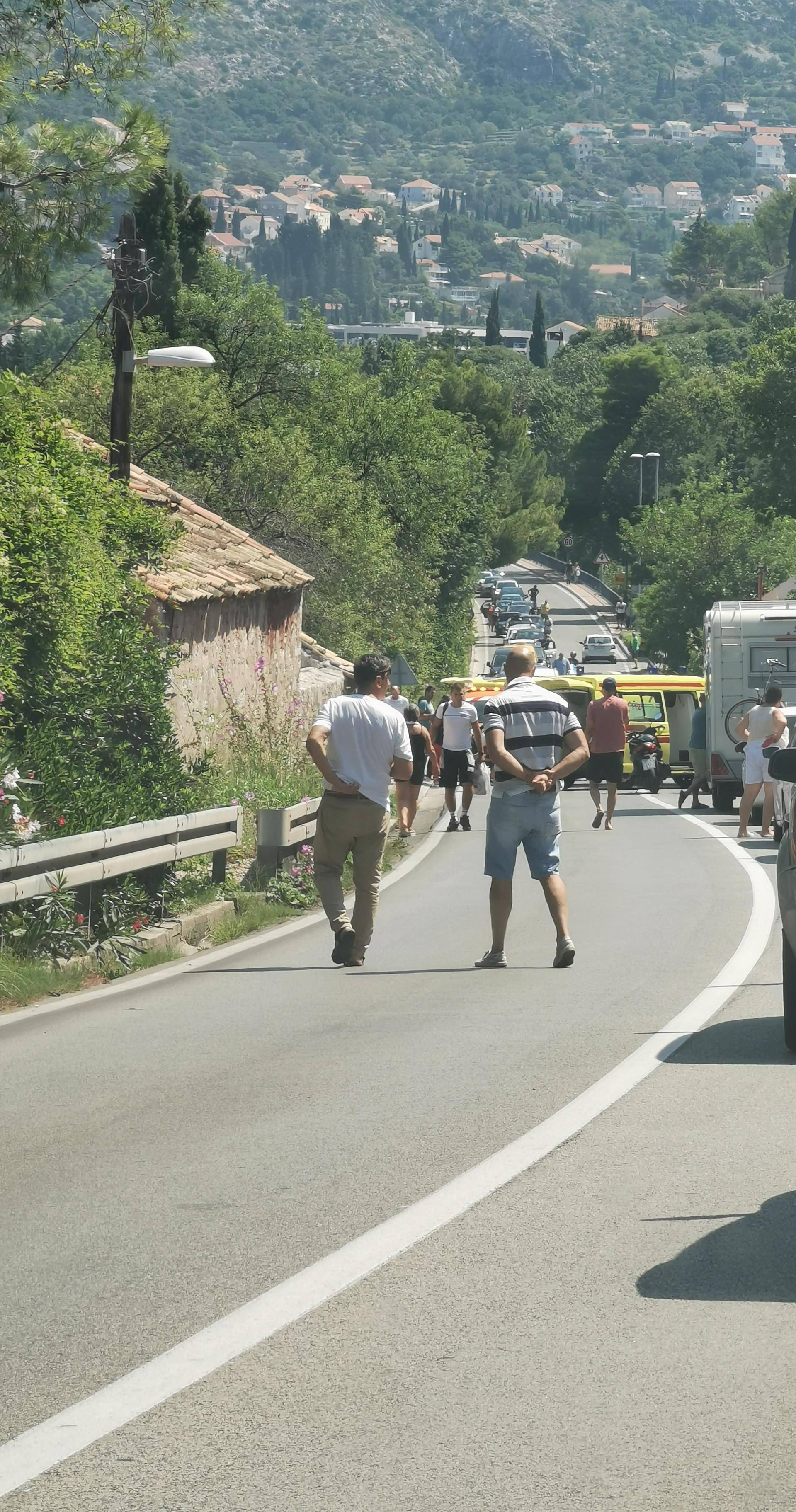 Auto i motor sudarili se kod Dubrovnika, dvoje u bolnici