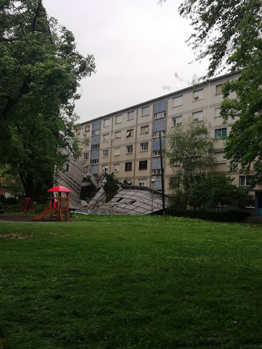 Vjetar odnio krov, pao dimnjak i klima uređaji: 'Tu je grunulo!'