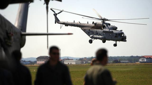 Zagreb: Eskadrila transportnih helikoptera u Zra?nom pristaništu Lu?ko