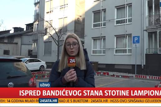 Ispred zgrade u Bužanovoj za Bandića gore stotine lampiona