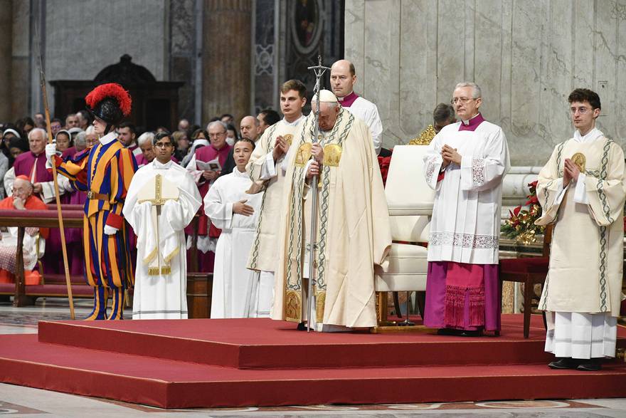 Papa Franjo održao uskrsnu misu u Vatikanu