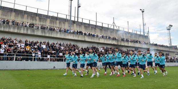 FOTO Navijačko ludilo u Rijeci! Navijači u velikom broju stigli na trening uoči dana odluke