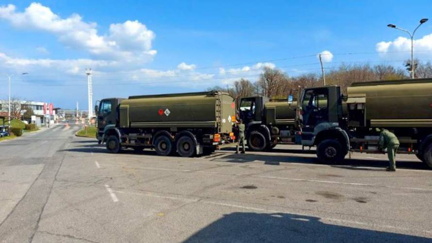 Izvanredne mjere kod susjeda: Slovenska vojska razvozi gorivo