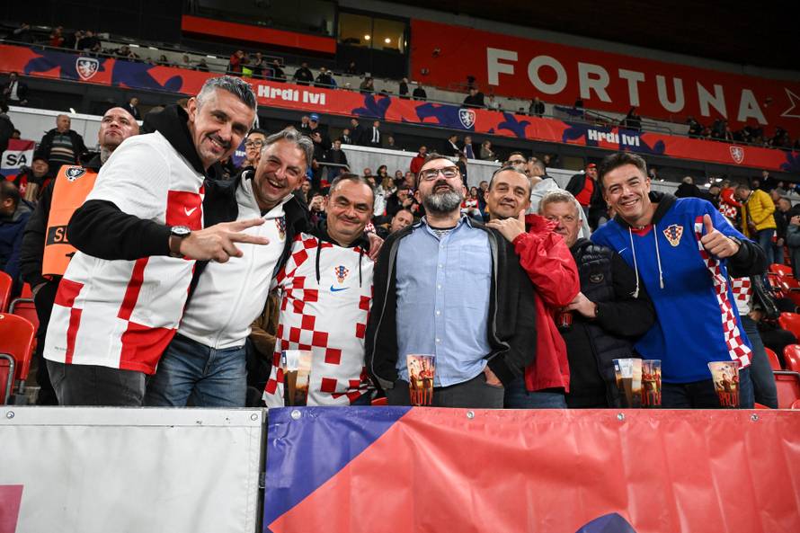 Prag: Atmosfera na tribinama tijekom susreta Češke i Hrvatske u kvalifikacijama za FIFA Svjetsko prvenstvo