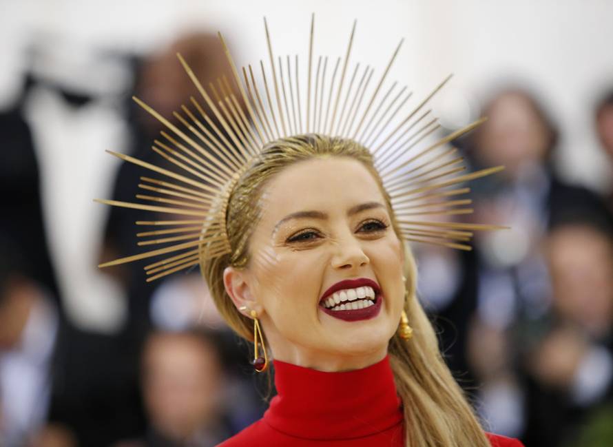 The Met Gala 2018 âHeavenly Bodies: Fashion and the Catholic Imaginationâ