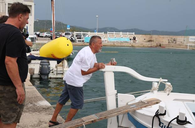 FOTO Čuvari stoljetne tradicije: Drveni brodovi utrkivali se na 'Regati za dušu i tilo' u Betini