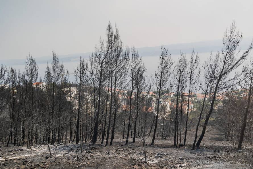 Opožareni Omiš i okolica 