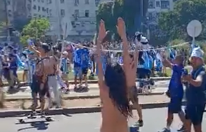 Raspašoj na ulicama Buenos Airesa: Navijačice pokazivale grudi, neke su gole šetale...