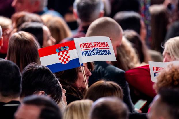 Zagreb: Slavlje u izbornom stožeru Zorana Milanovića nakon rezultata prvih izlaznih anketa
