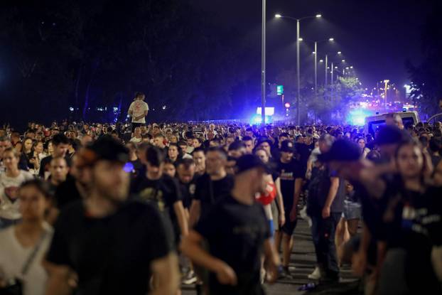 Zagreb: Završio je koncert Marka Perkovića Thompsona, kolone ljudi idu s hipodroma