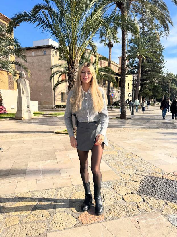 FOTO Nestala je s terena, otišla u reality pa postala model u tangicama. Sad se vraća tenisu