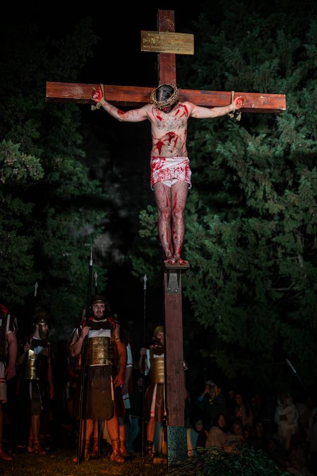 Imotski: Uprizorenje 24. Žive slike Muke Isusove