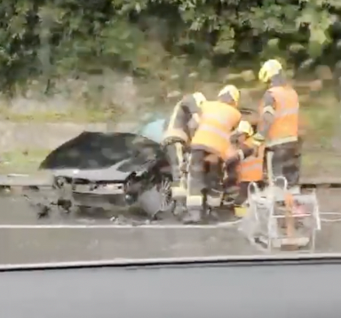 Teška nesreća u Zagrebu: Rezali lim BMW-a i izvlačili vozača!