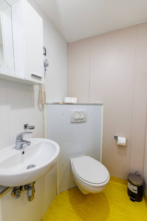 FOTO Zavirite u prvi brod-hotel u Hrvatskoj: Noćenje na ovom brodu u Rijeci ima posebnu čar