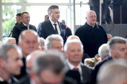 Zagreb: Brojni političari dolaze na uskrsnu misu 