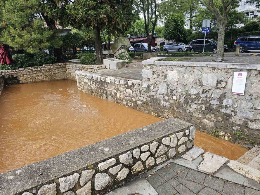 Potop na Krku! Auti pod vodom, mještani: 'Ovo je prestrašno...'