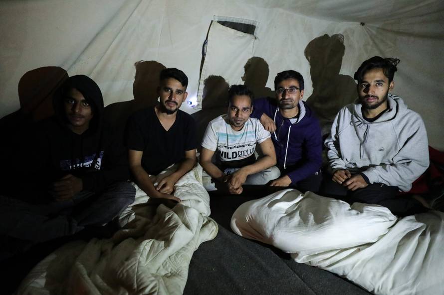 Noć u paklu Vučjaka: Mlate nas i pucaju, bojimo se crne policije