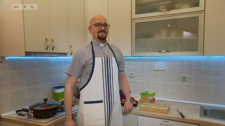 Nezaboravna večera: Svećenik poslužio 'Nebeski jelovnik'