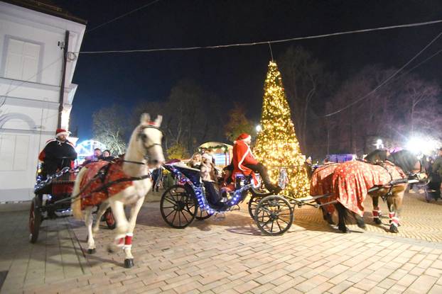 Bjelovar: Grad nikad ljepši u blagdanskom ruhu, a i advent je naraskošniji ikad