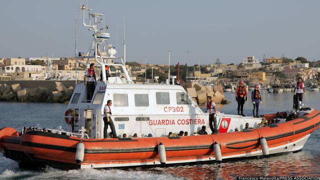 Lampedusa: Papa Franjo molio s ilegalnim doseljenecima talijanskog oto?i?a
