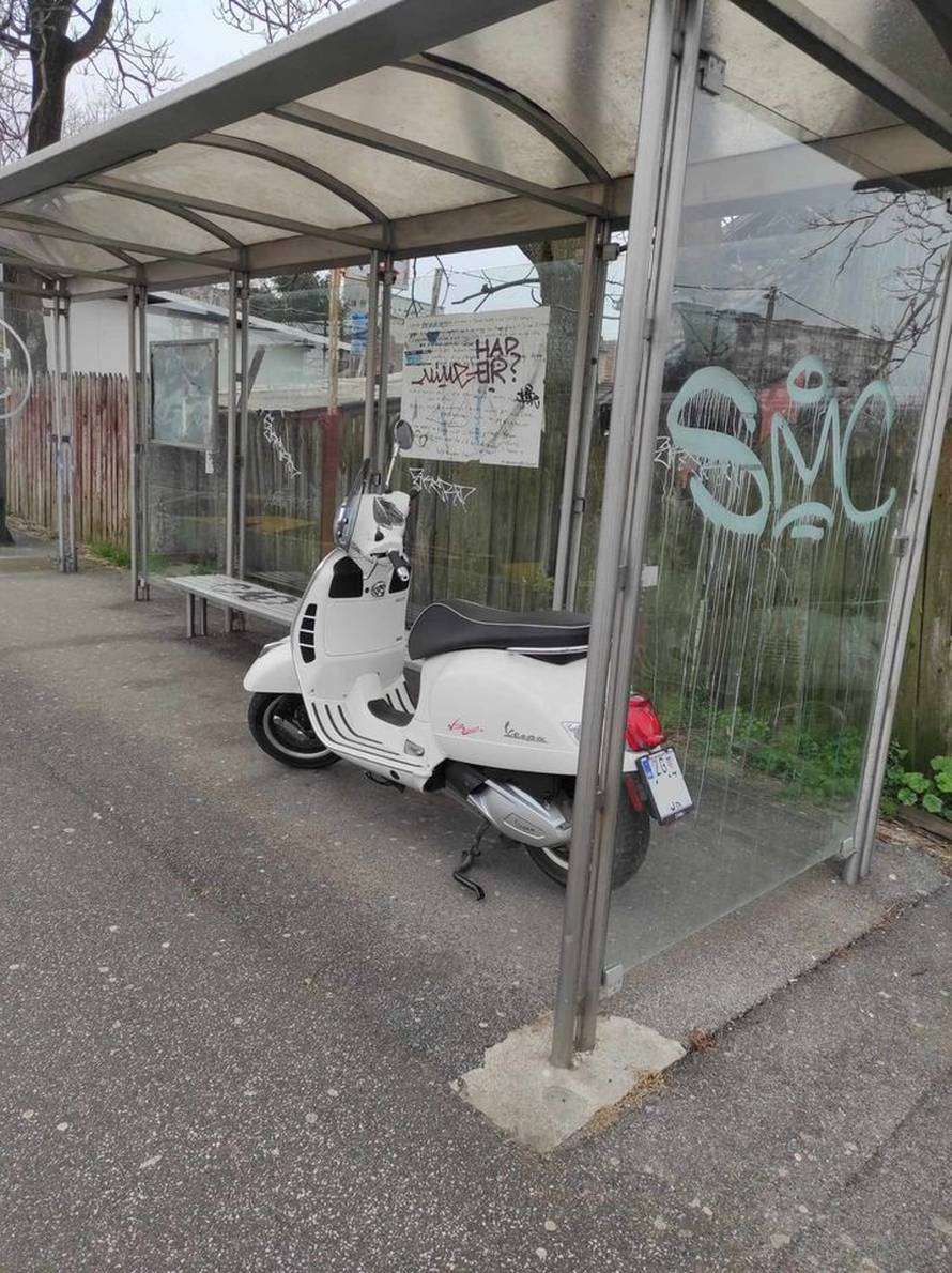 Golf 2 na 'struju', BMW zauzeo tri trake... Ovako samo Hrvati parkiraju. Bravo, pravi ste biseri