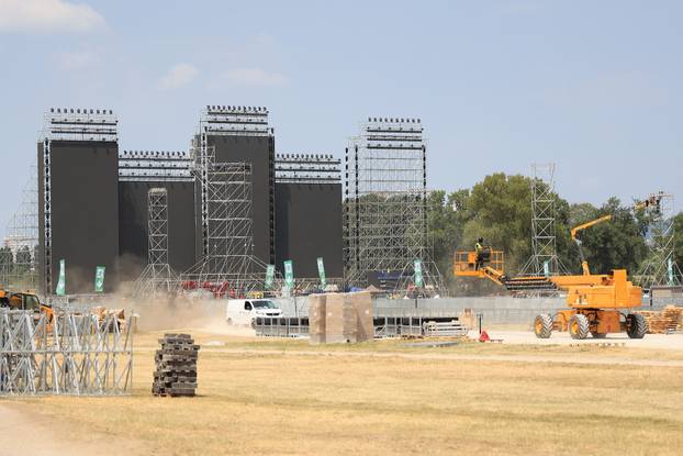 Zagreb: Priprema pozornice za koncert Thompsona 