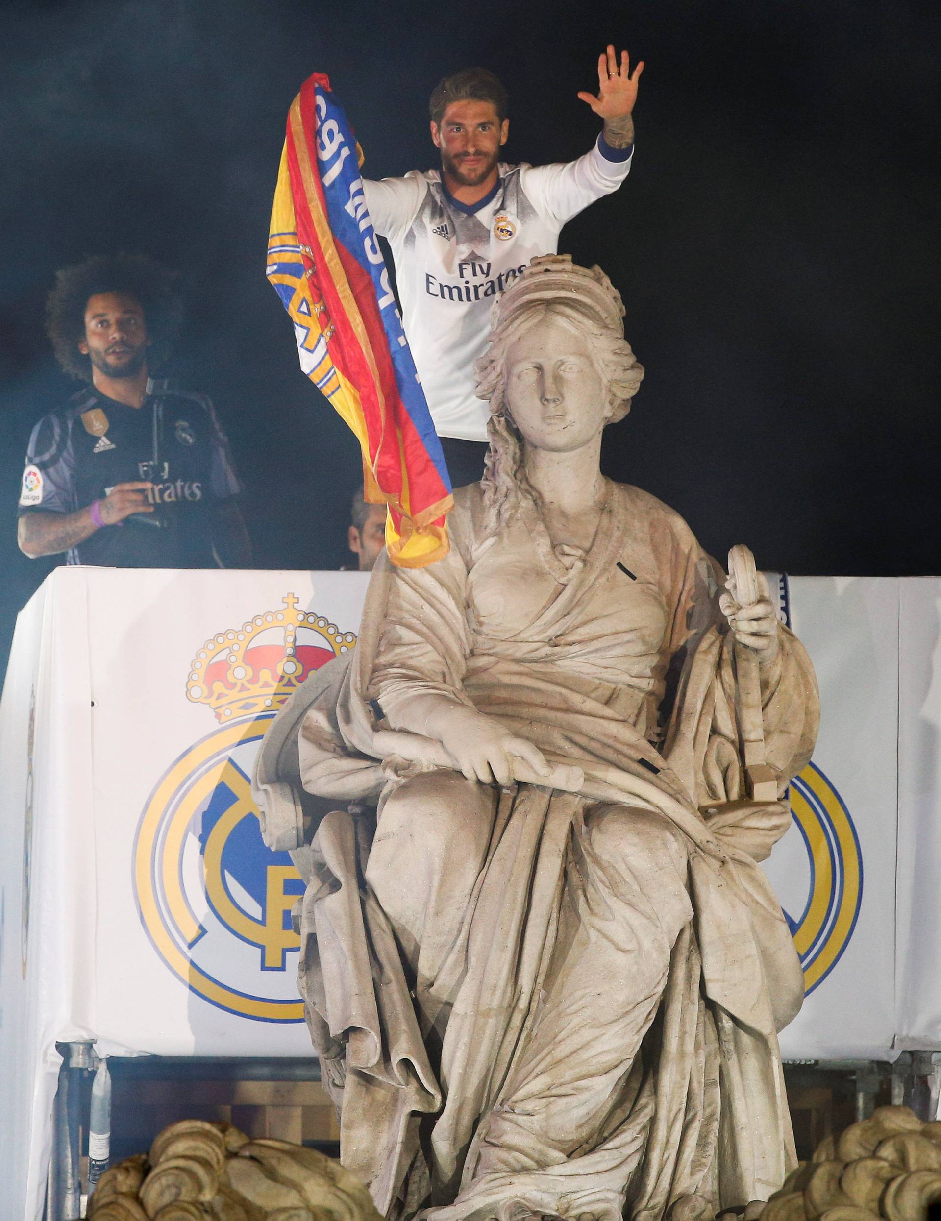 Soccer Football - Real Madrid players celebrate winning La Liga title - Spanish La Liga Santander - Madrid