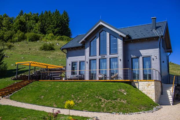 FOTO Ova kuća je savršena za zimski odmor: Zavirite u Silver House u Gorskom kotaru